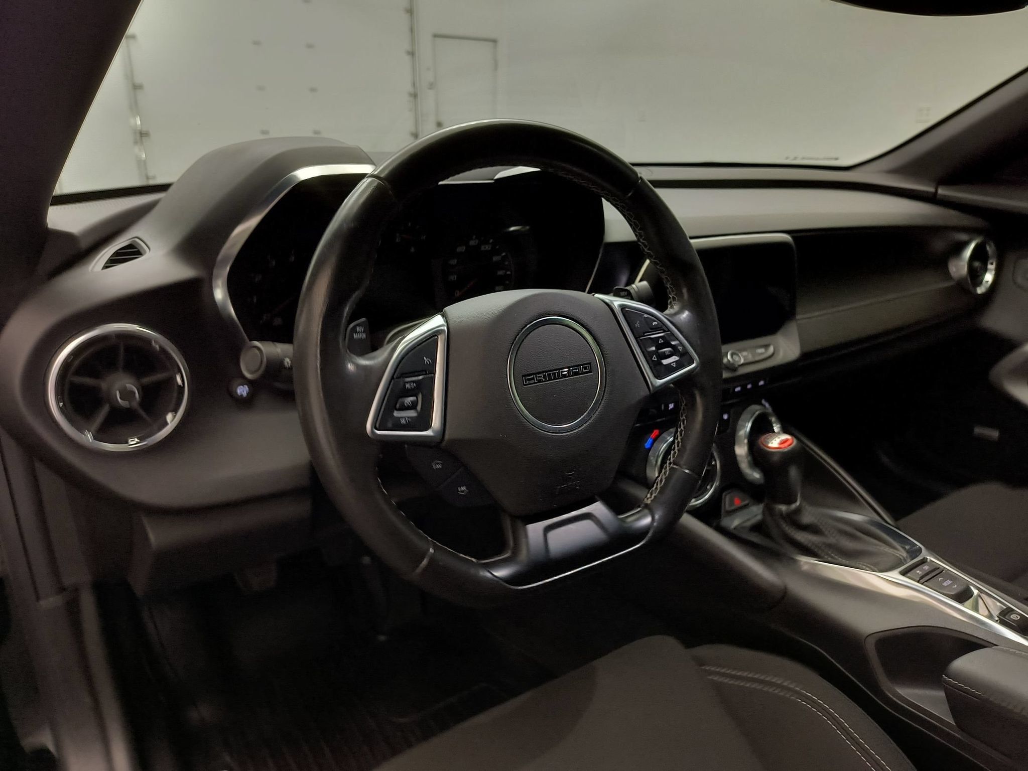 Used 2021 Chevrolet Camaro LT w/ Technology Package RWD image 4