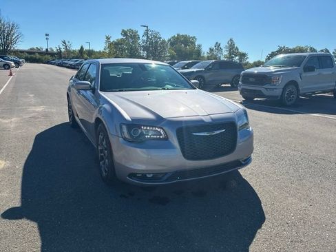 Used 2017 Chrysler 300 S AWD/4WD image 8