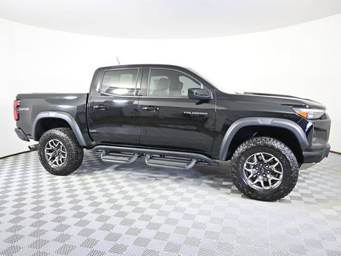 Used 2025 Chevrolet Colorado ZR2 AWD/4WD image 9