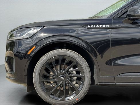 New 2026 Lincoln Aviator Reserve w/ Jet Appearance Package RWD image 32