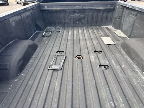 Used 2022 Chevrolet Silverado 2500 Custom w/ Custom Value Package image 9