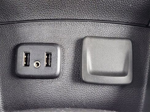 Used 2019 Chevrolet Cruze LT image 28