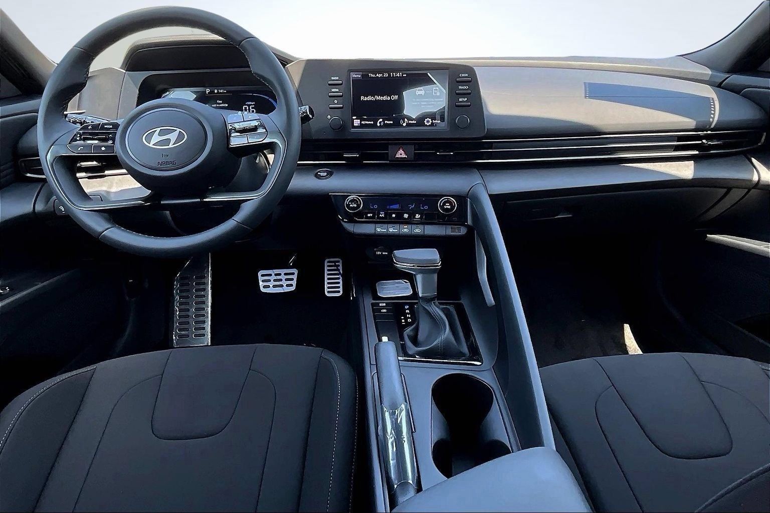 Used 2026 Hyundai Elantra Sport FWD image 4