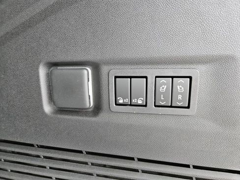 New 2026 GMC Yukon XL AT4 Ultimate AWD/4WD image 14