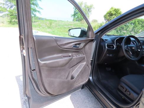 Used 2020 Chevrolet Equinox LT FWD image 21