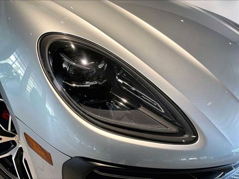 Used 2024 Porsche Macan S image 15