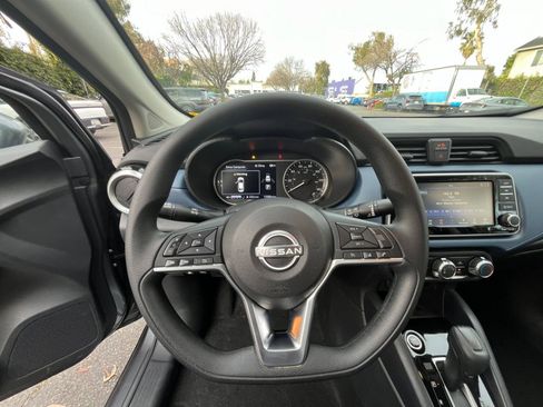 Used 2025 Nissan Versa SV image 32