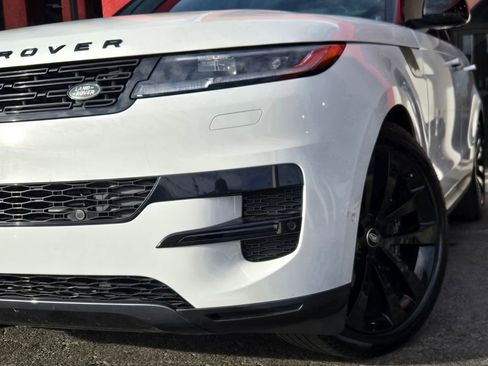 Used 2023 Land Rover Range Rover Sport SE AWD/4WD image 3