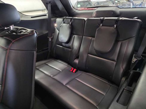 Used 2025 Ford Explorer ST-Line w/ ST-Line Street Pack image 19