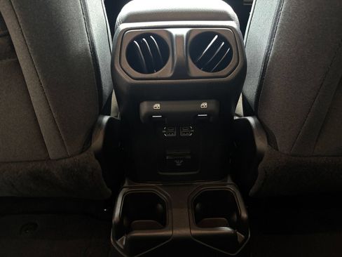 Used 2025 Jeep Wrangler Unlimited Sahara AWD/4WD image 22