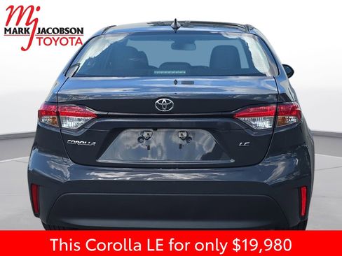Used 2024 Toyota Corolla LE image 11