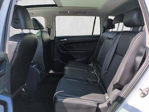 Certified 2023 Volkswagen Tiguan SE w/ Panoramic Sunroof Package AWD/4WD image 21