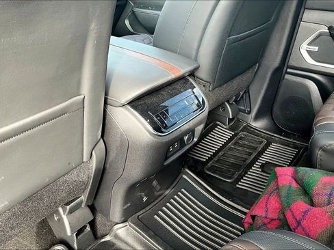 Certified 2025 Nissan Armada Platinum Reserve image 10