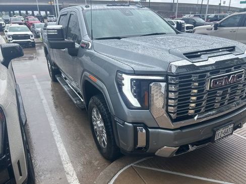 Used 2024 GMC Sierra 2500 Denali AWD/4WD image 2