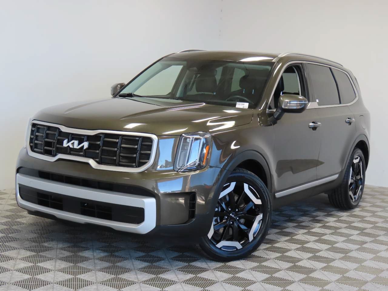 Used 2025 Kia Telluride S AWD/4WD image 1