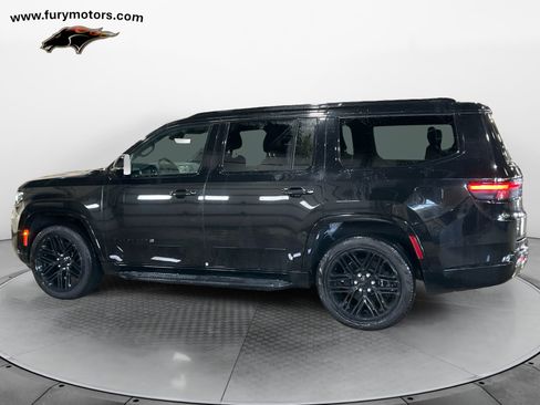 Used 2024 Jeep Wagoneer Series II image 6