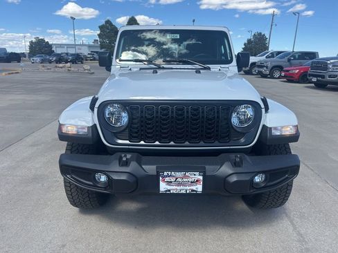 New 2025 Jeep Gladiator Sport AWD/4WD image 8