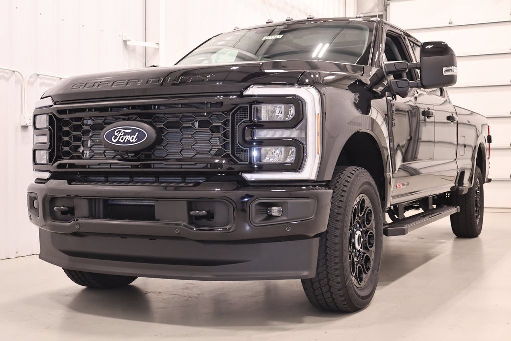 New 2027 Ford F350 Lariat w/ Black Appearance Package AWD/4WD image 5