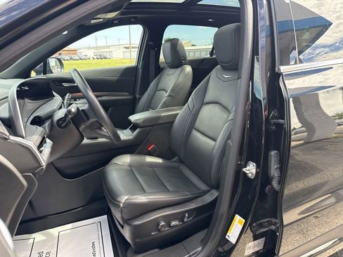 Used 2024 Cadillac XT4 Premium Luxury w/ Cold Weather Package AWD/4WD image 12