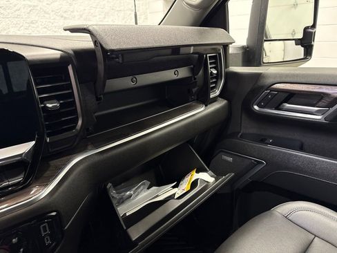 Used 2024 Chevrolet Silverado 3500 LTZ w/ LTZ Plus Package AWD/4WD image 34