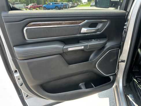 Used 2019 RAM 1500 Laramie AWD/4WD image 18
