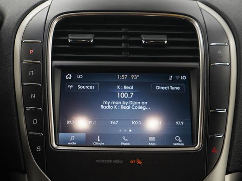 Used 2020 Lincoln Nautilus Premier AWD/4WD image 18