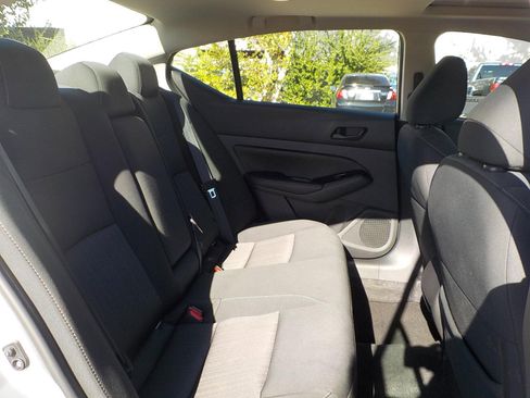 Used 2023 Nissan Altima 2.5 SV w/ SV Premium Package image 10