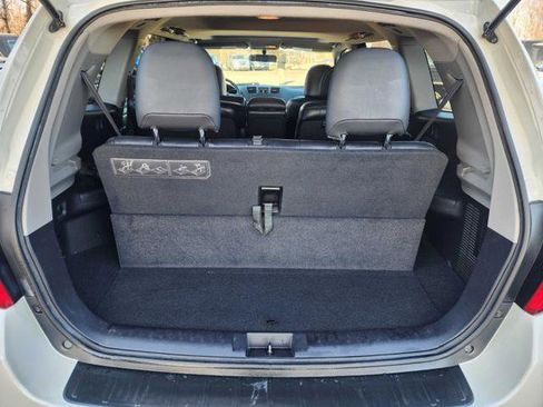 Used 2010 Toyota Highlander SE image 15