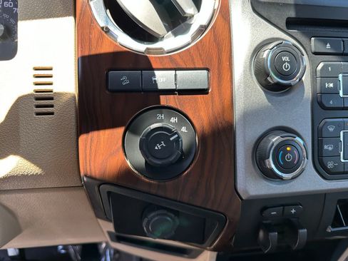 Used 2013 Ford F350 Lariat w/ Lariat Interior Pkg AWD/4WD image 19