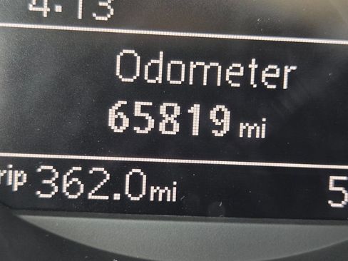 Used 2014 Volkswagen Beetle 2.5 FWD image 12