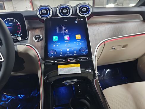 New 2026 Mercedes-Benz GLC 300 image 21