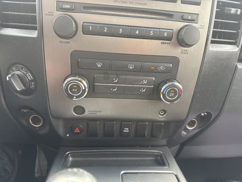 Used 2008 Nissan Titan SE image 16