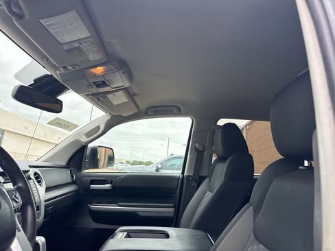 Used 2018 Toyota Tundra SR5 w/ SR5 Upgrade Package AWD/4WD image 8