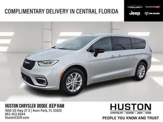 New 2026 Chrysler Pacifica Select video 1