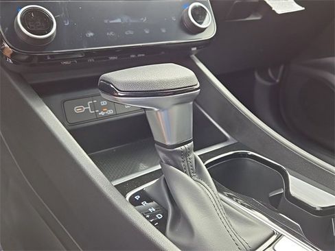 New 2025 Hyundai Santa Cruz SEL image 15