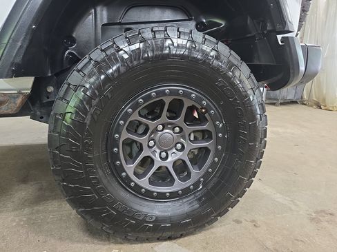 Used 2022 Jeep Wrangler Unlimited Rubicon w/ Xtreme Recon 35" Tire Package AWD/4WD image 33