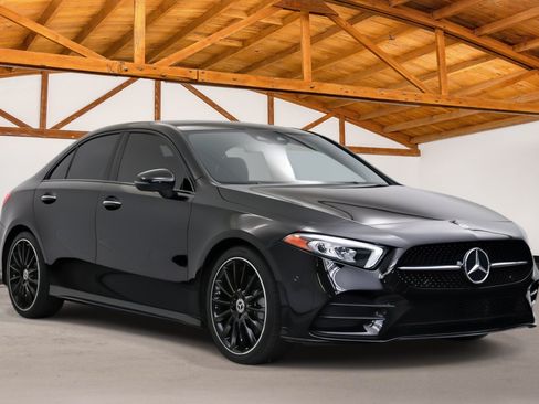 Used 2021 Mercedes-Benz A 220 w/ AMG Line image 7