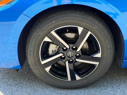 Used 2025 Nissan Sentra SV FWD image 39