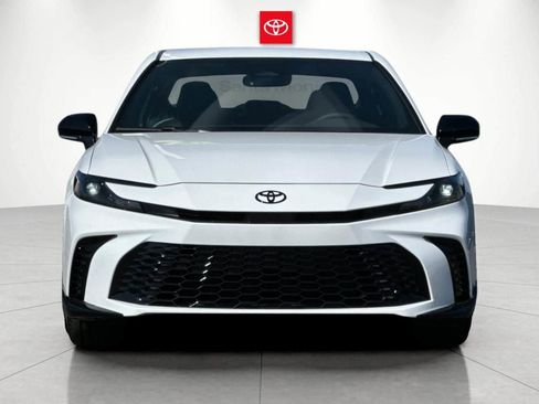 New 2026 Toyota Camry Hybrid FWD image 7