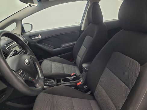 Used 2018 Kia Forte LX image 17
