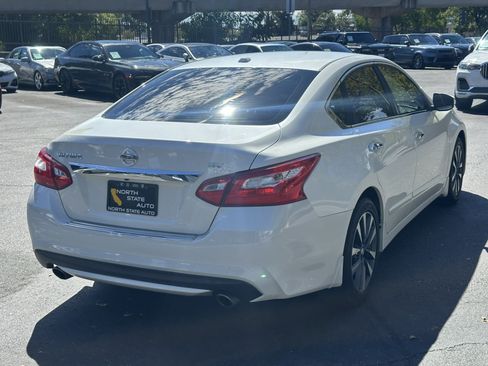 Used 2017 Nissan Altima 2.5 SV w/ Convenience Package FWD image 9