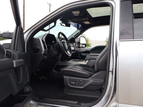 Used 2022 Ford F250 Platinum AWD/4WD image 24