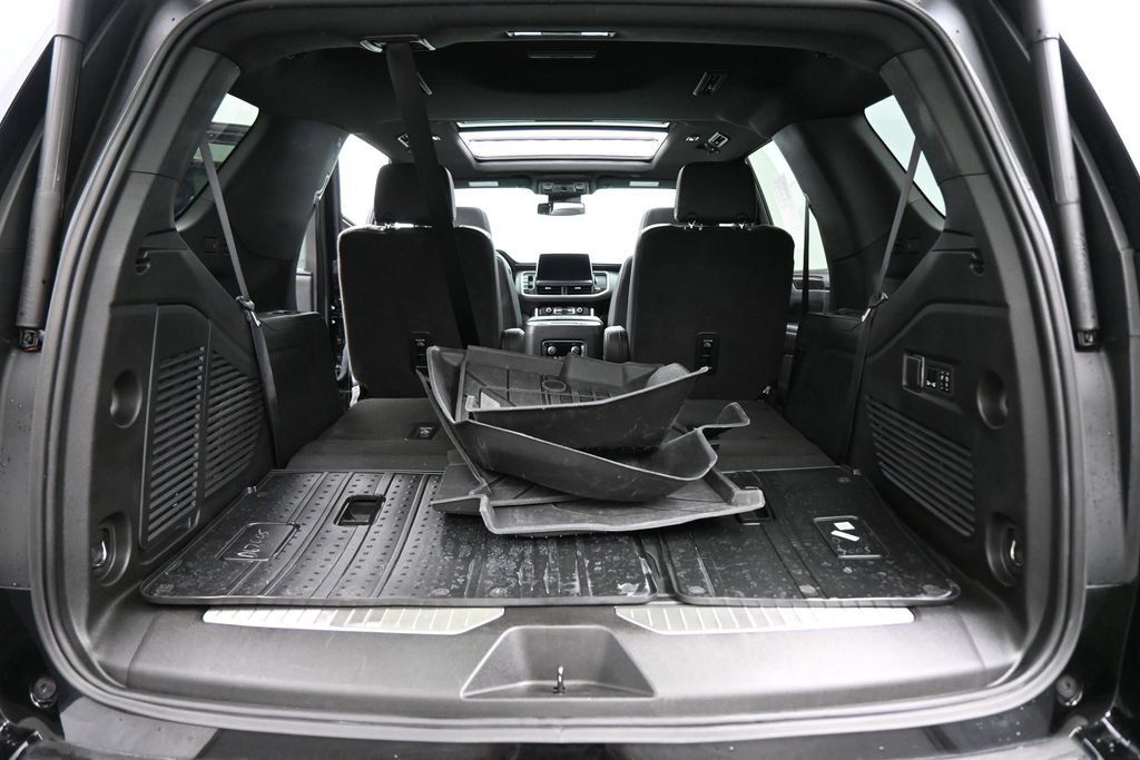 Used 2024 Chevrolet Tahoe Z71 w/ Luxury Package AWD/4WD image 23