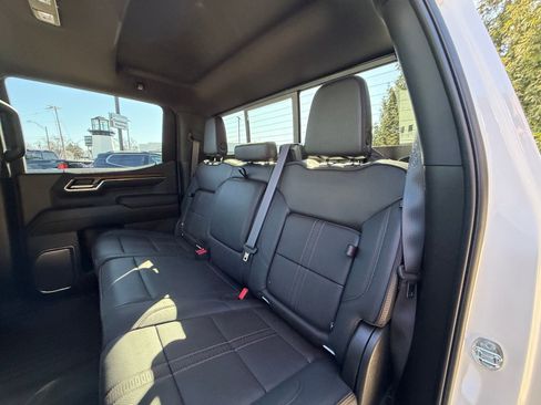 Used 2024 Chevrolet Silverado 1500 High Country w/ High Country Premium Package AWD/4WD image 10