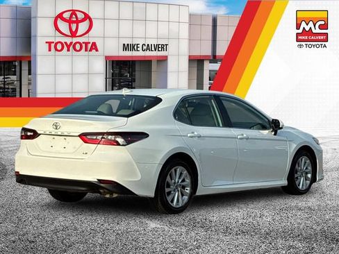 Used 2024 Toyota Camry LE FWD image 5