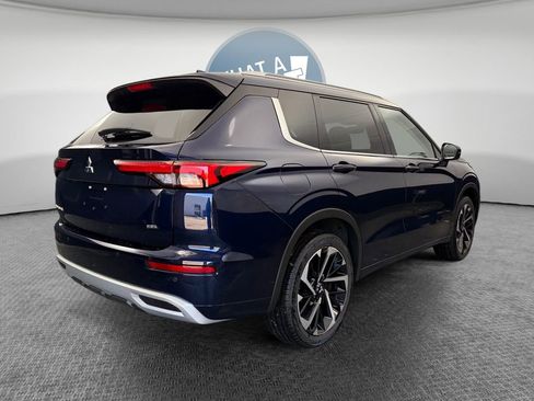 Used 2023 Mitsubishi Outlander SEL AWD/4WD image 3