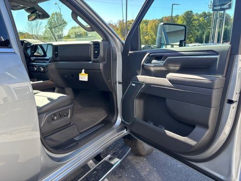 New 2026 GMC Sierra 2500 SLT w/ SLT Premium Package image 42