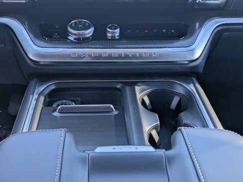 New 2026 Ford Expedition Platinum w/ Stealth Performance Package AWD/4WD image 22