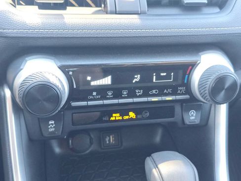 Certified 2025 Toyota RAV4 LE AWD/4WD image 29