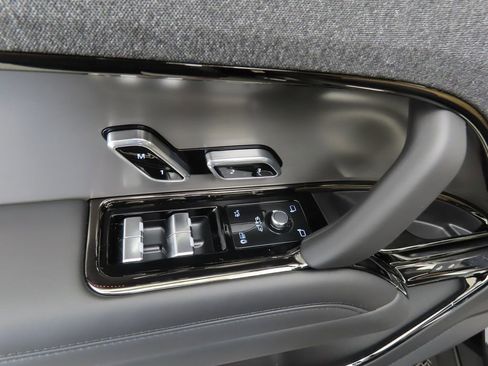 New 2026 Land Rover Range Rover Sport Dynamic SE image 23